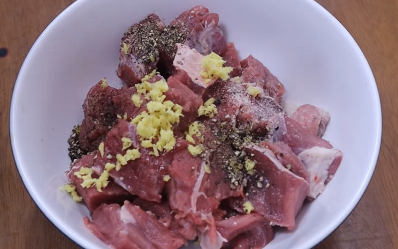 cách nầu bò hầm khoai tây 2